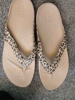 CROCS Women's Beige Flip Flop with Leopard-Print Straps